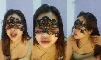 Abis Live Ngentot Host Tampak Lebih Seger & Menggoda